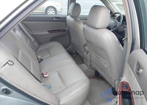 2005 Toyota Camry Xle V6 z USA, uszkodzony, nr VIN 4T1BF30K65U605937